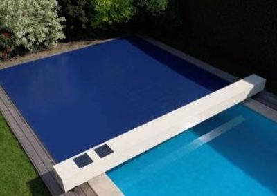 Remote control solar powered pool cover from Aqua Technics