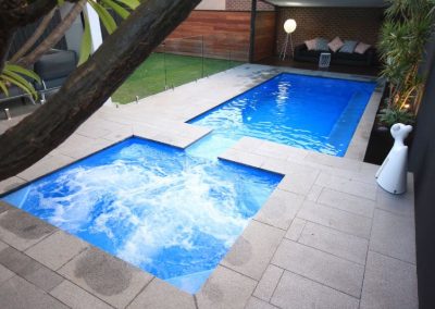 Aqua Technics Horizon pool with offset spillway