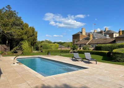 Luxury One-Piece Swimming Pool with Water Feature